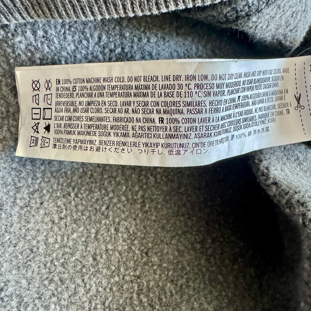 Wyoming Yellowstone Women’s Graphic Sweatshirt Size M - Picture 3 of 4